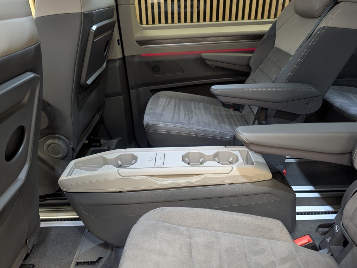 Volkswagen Multivan VAN / Minibus 1,5 l 130 kw