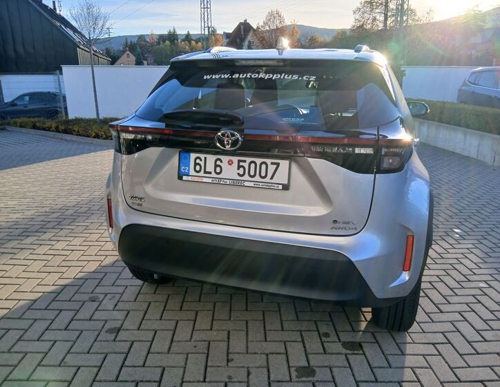 Toyota Yaris Cross 30