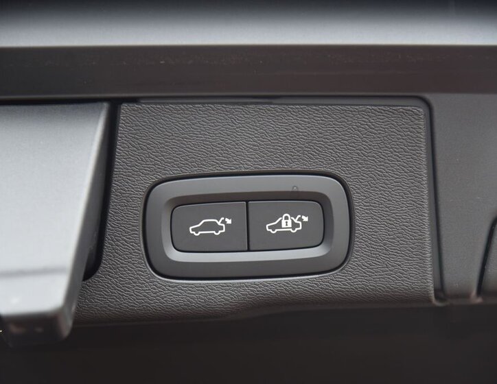 Volvo XC60 SUV / Terénní 2,0 l 186 kw