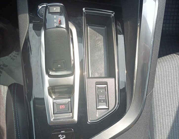 Peugeot 3008 SUV 1,5 l 96 kw