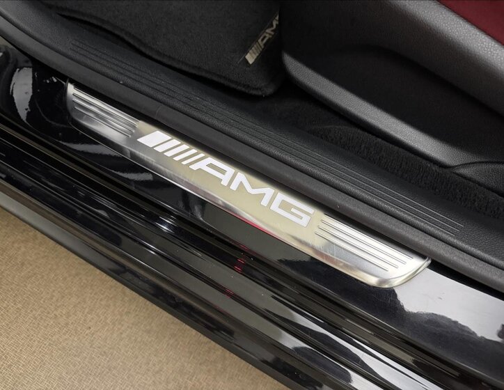 Mercedes-Benz CLS Sedan 3,0 l 320 kw