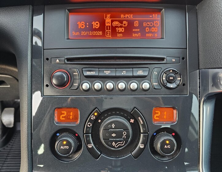 Peugeot 3008 SUV 1,2 l 96 kw