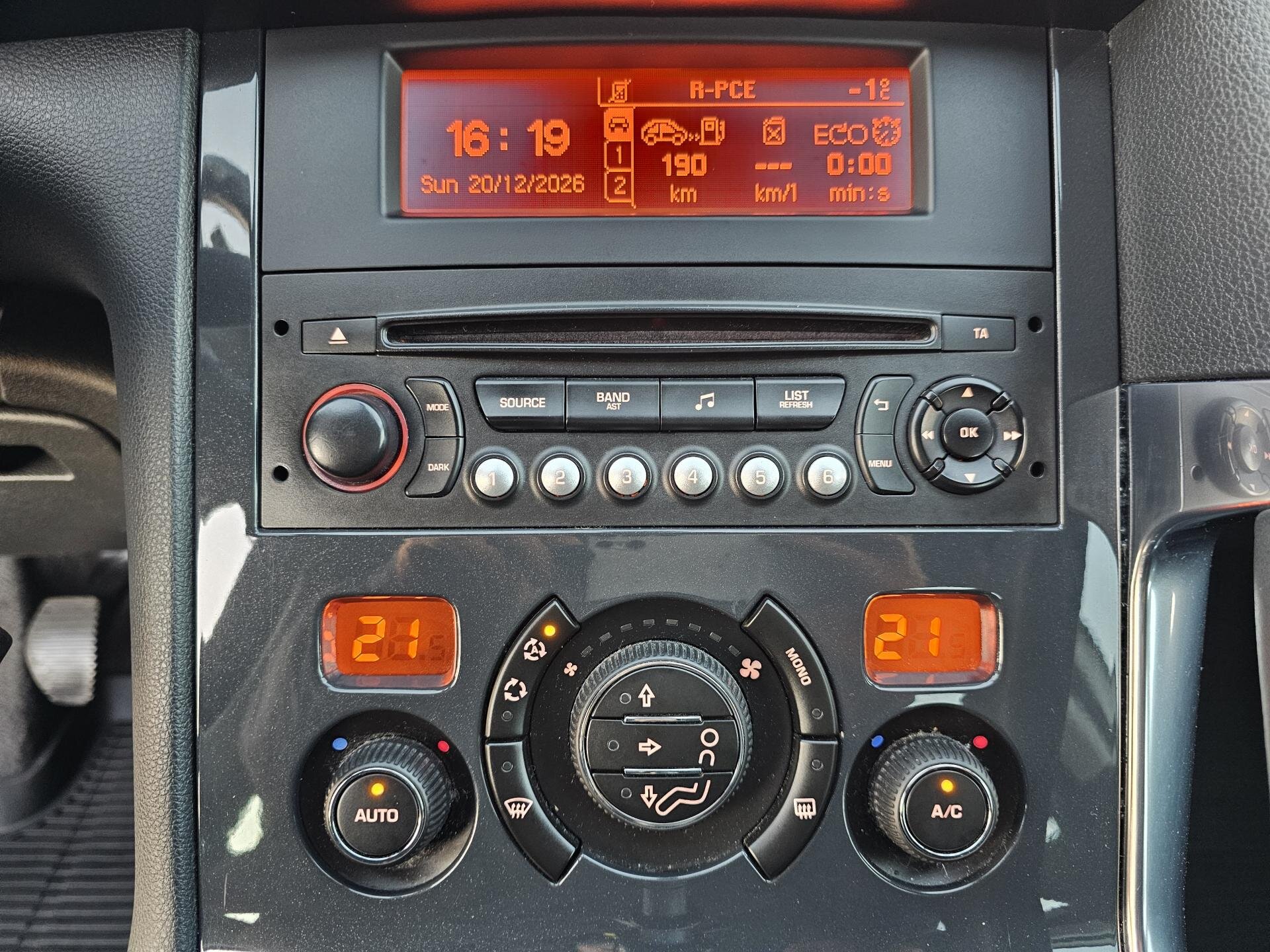 Peugeot 3008 SUV 1,2 l 96 kw