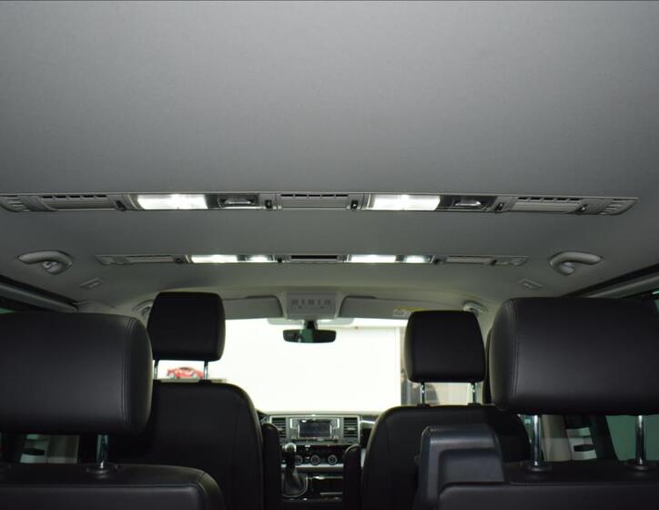 Volkswagen Multivan 14
