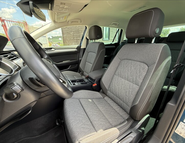 Volkswagen Passat 10