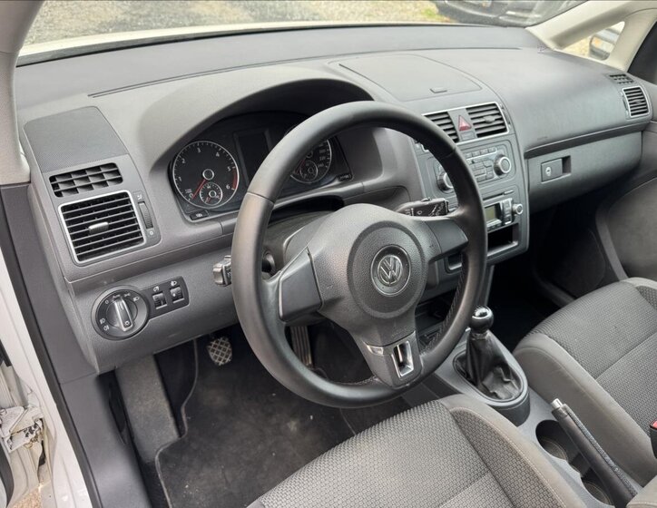 Volkswagen Touran MPV 1,6 l 77 kw