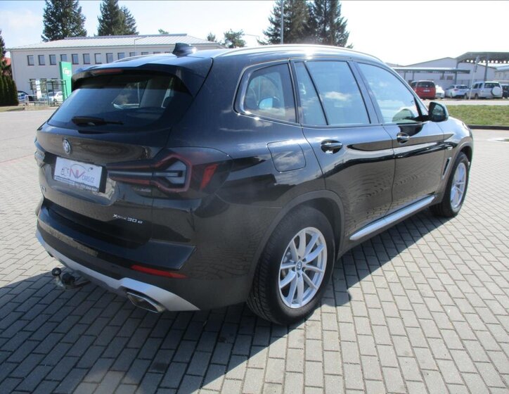 BMW X3 SUV / Terénní 2,0 l 215 kw