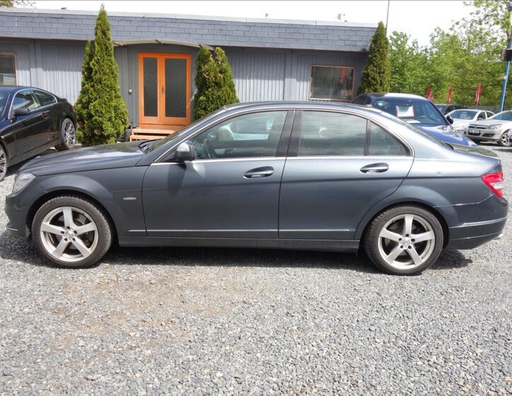 Mercedes-Benz Třídy C Sedan / Limuzína 3,0 l 165 kw