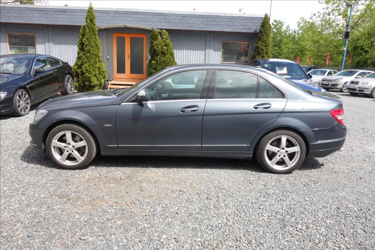 Mercedes-Benz Třídy C Sedan / Limuzína 3,0 l 165 kw