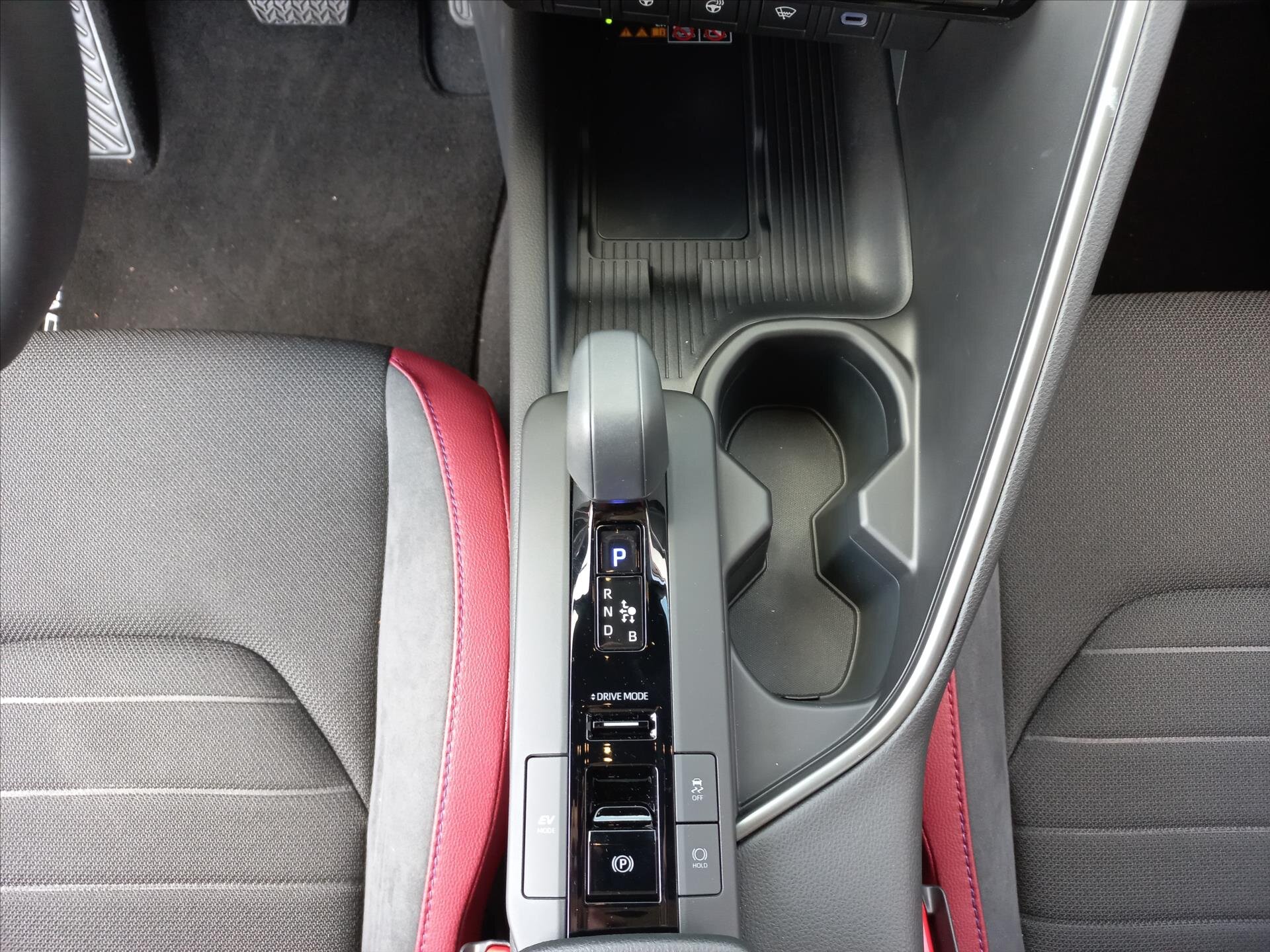 Toyota C-HR CUV 2,0 l 112 kw