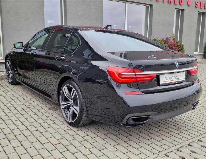 BMW Řada 7 8