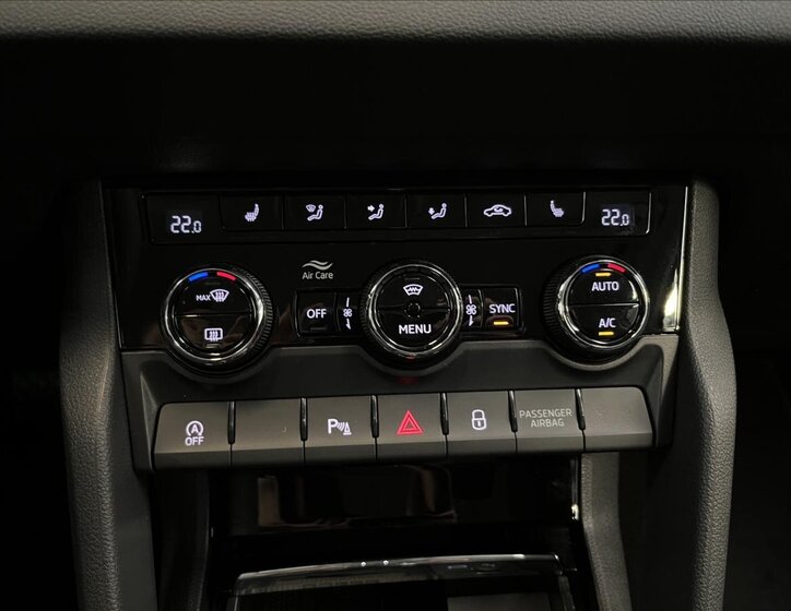 Škoda Karoq SUV / Terénní 1,5 l 110 kw