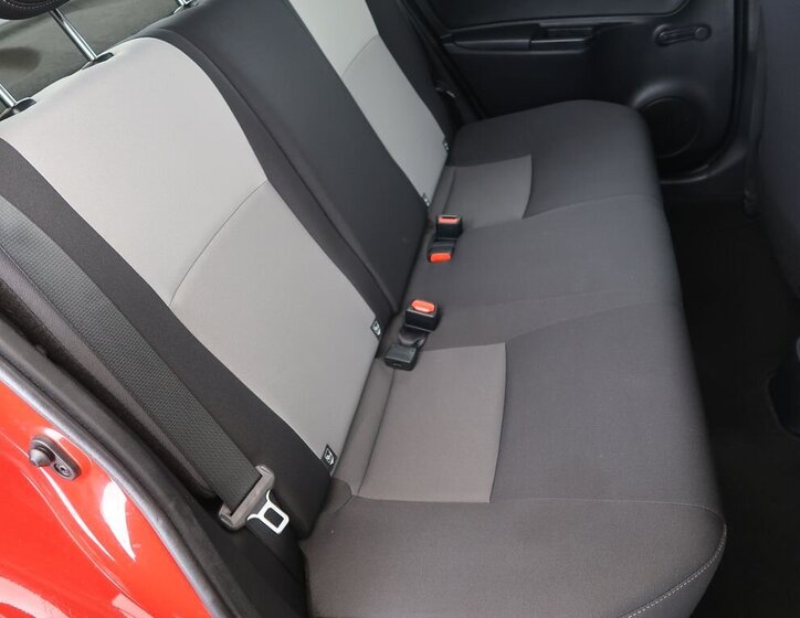 Toyota Yaris 12