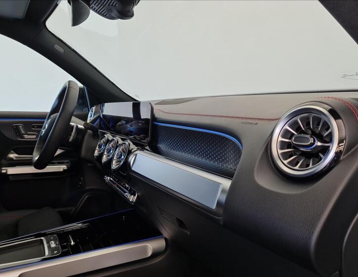 Mercedes-Benz EQB 17