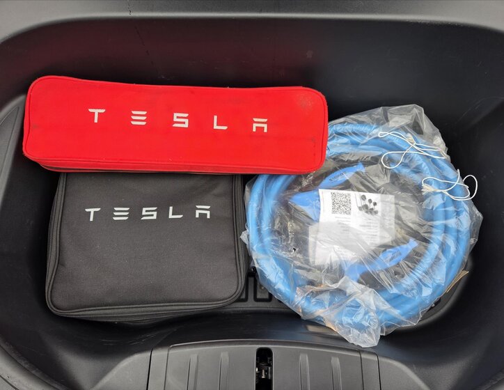 Tesla Model 3 Sedan / Limuzína 0,0 377 kw