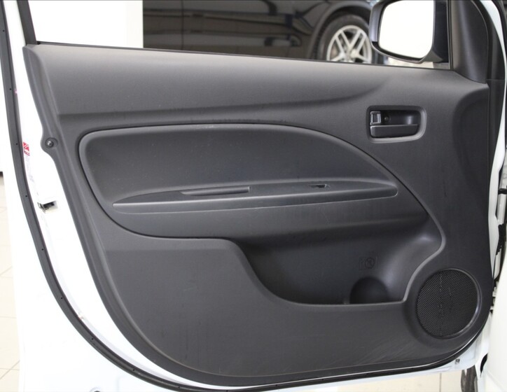 Mitsubishi Space Star 14