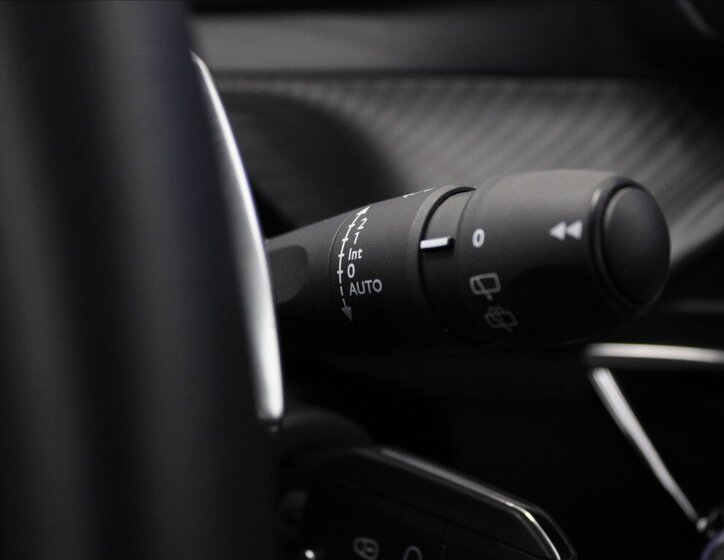 Peugeot 208 Hatchback 1,2 l 81 kw