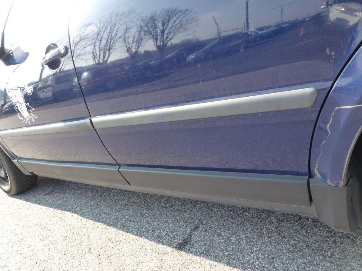 Volkswagen Passat Kombi 1,6 l 74 kw