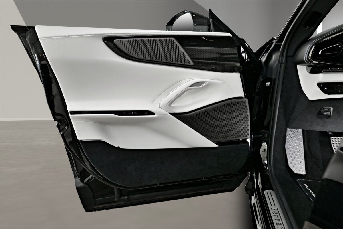 Ferrari Purosangue SUV / Terénní 6,5 l 529 kw