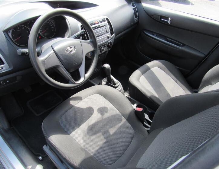 Hyundai i20 9