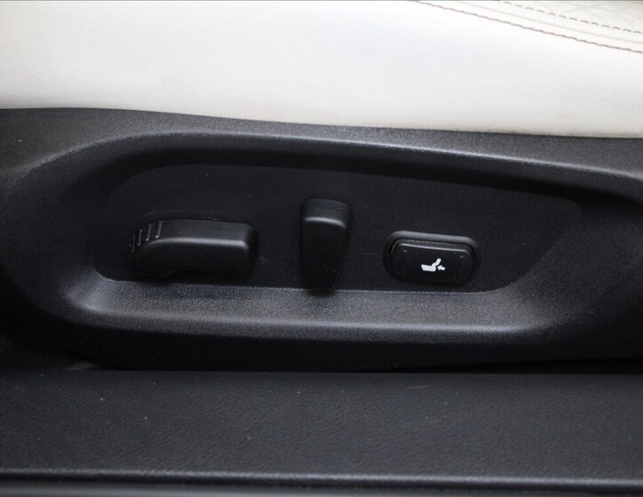 Infiniti Q60 Kupé 3,0 l 298 kw