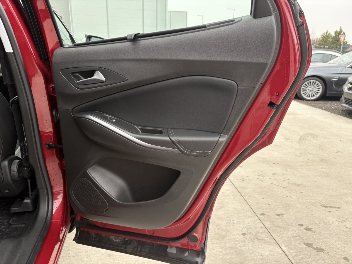 Opel Grandland X Sedan / Limuzína 1,2 l 96 kw