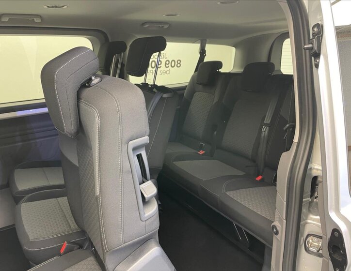 Volkswagen Caravelle 17