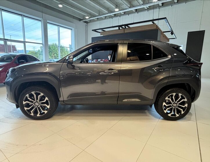 Toyota Yaris Cross 4