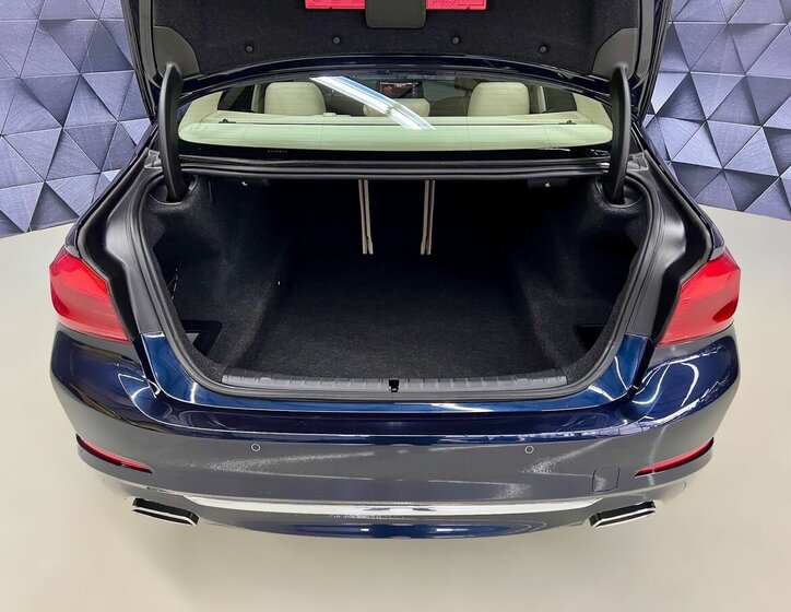 BMW Řada 5 Sedan / Limuzína 3,0 l 250 kw