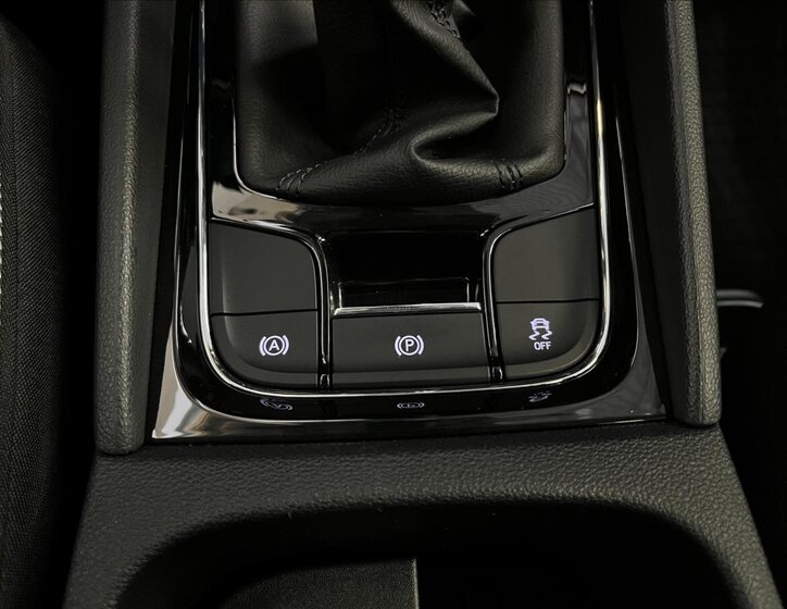 Škoda Karoq SUV 1,5 l 110 kw