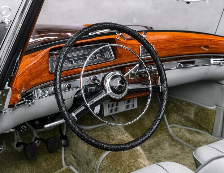 Mercedes-Benz 220 Kabriolet 2,2 l 78 kw