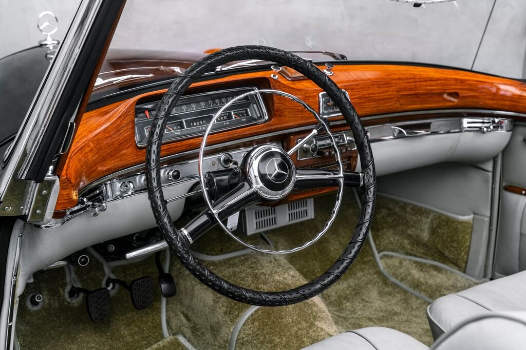 Mercedes-Benz 220 Kabriolet 2,2 l 78 kw