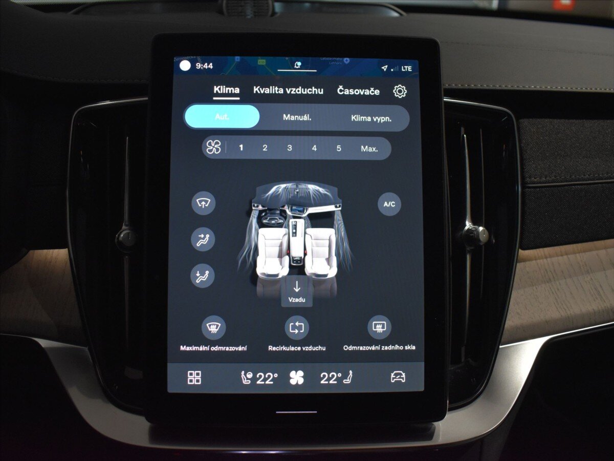 Volvo XC90 SUV / Terénní 2,0 l 228 kw