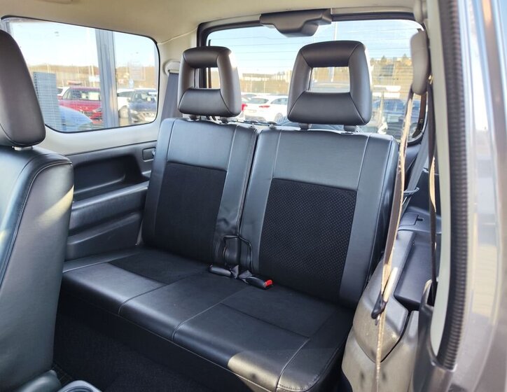 Suzuki Jimny SUV 1,3 l 63 kw