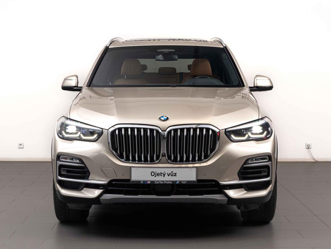 BMW X5 SUV 3,0 l 250 kw