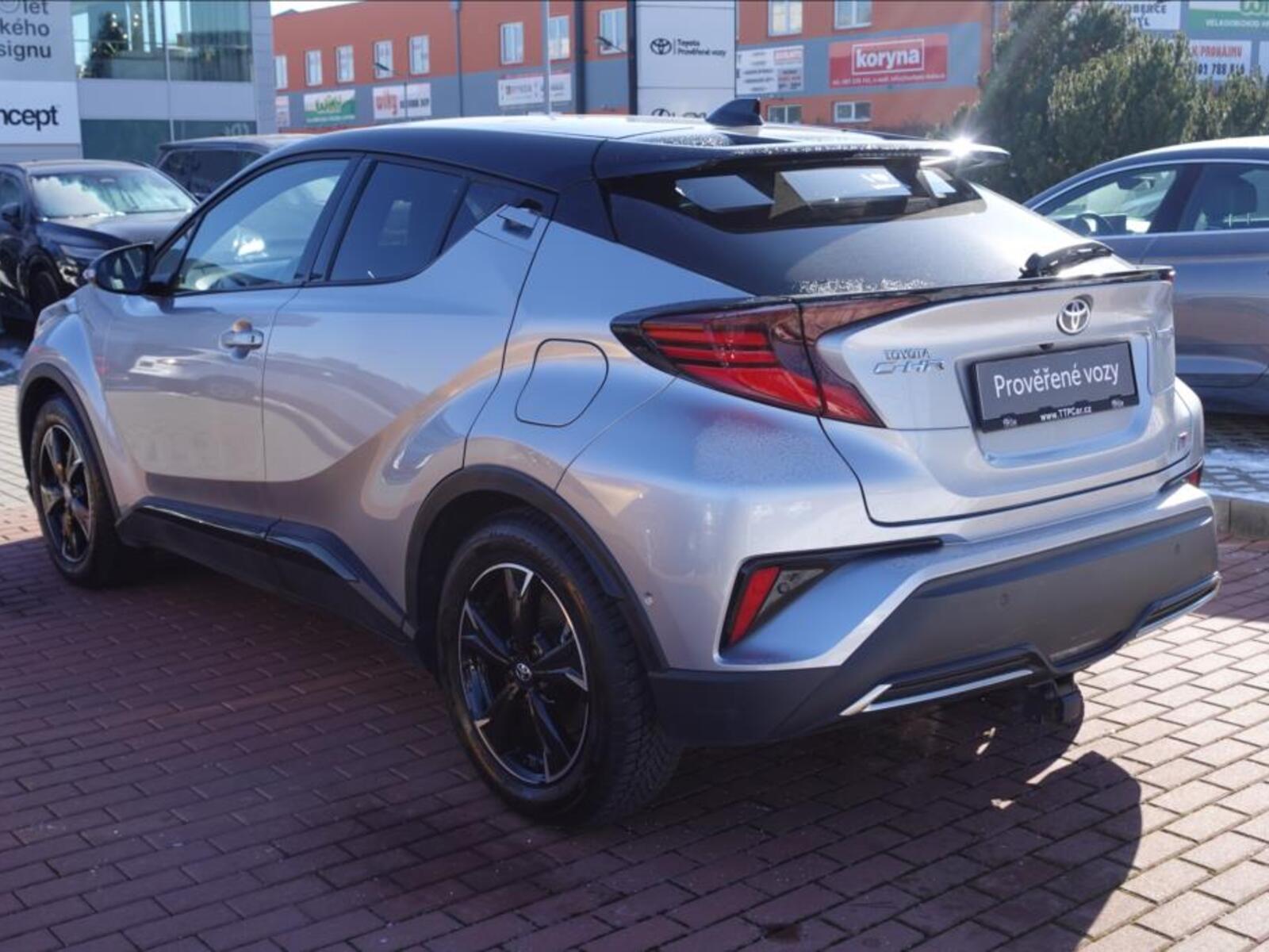 Toyota C-HR 6