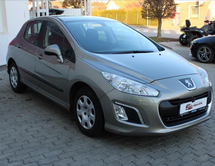 Peugeot 308 Hatchback 1,4 l 72 kw