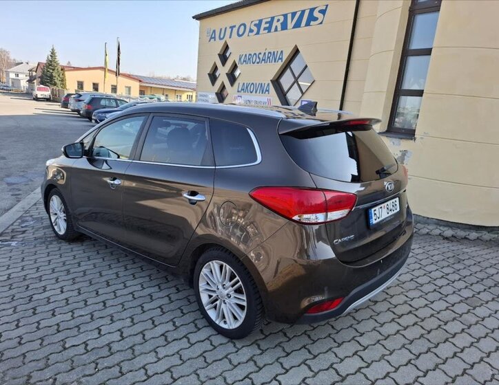 KIA Carens Kombi 1,7 l 104 kw