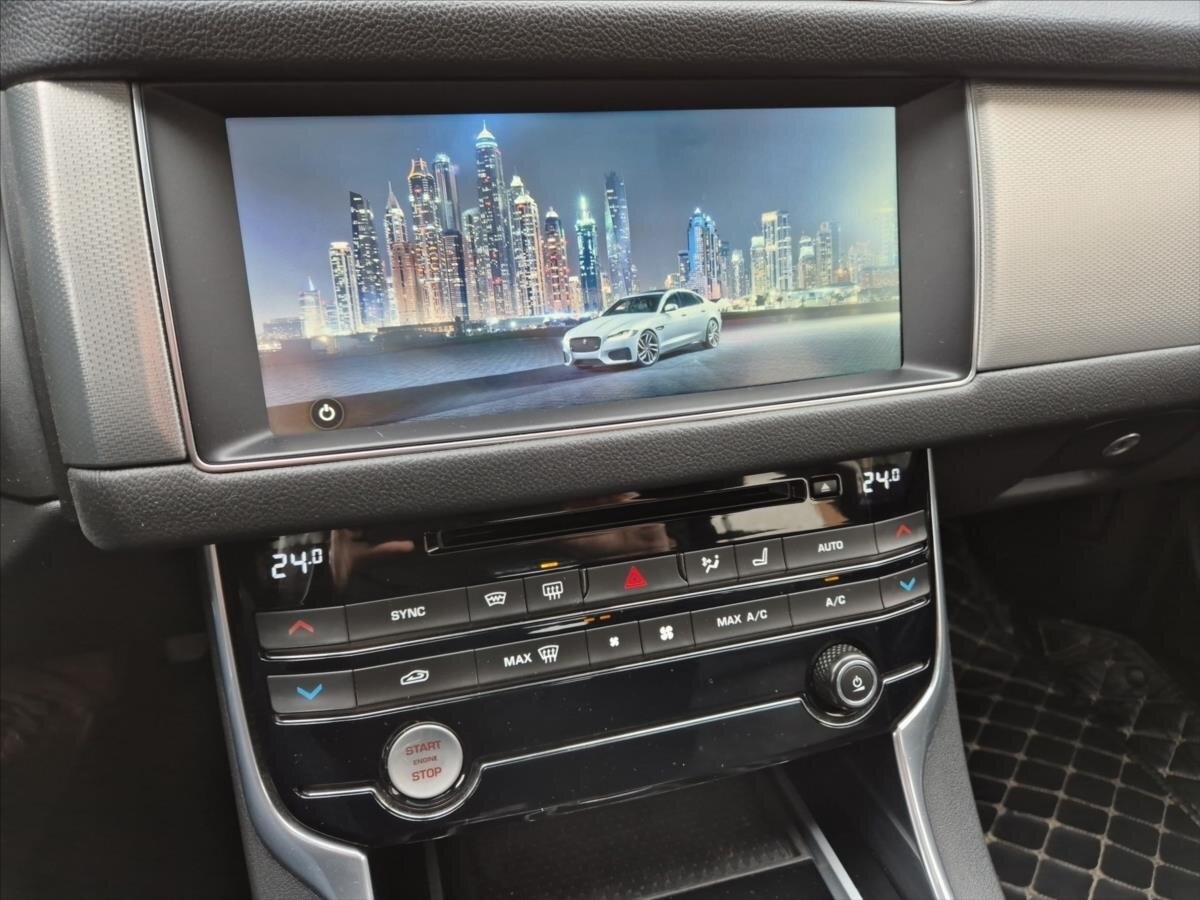 Jaguar XF Sedan 3,0 l 221 kw