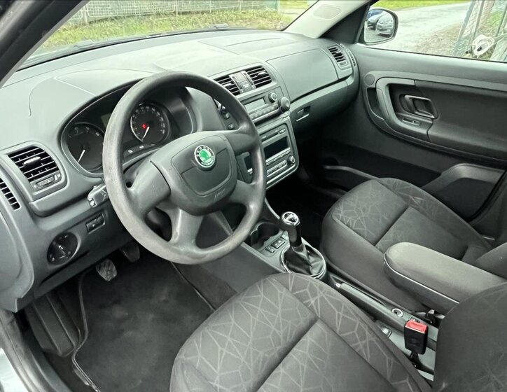 Škoda Roomster 14