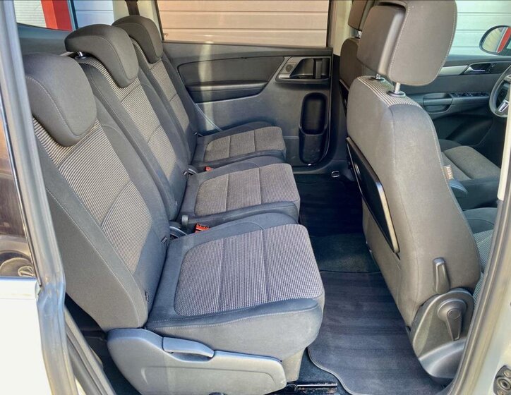 Volkswagen Sharan MPV 2,0 l 103 kw