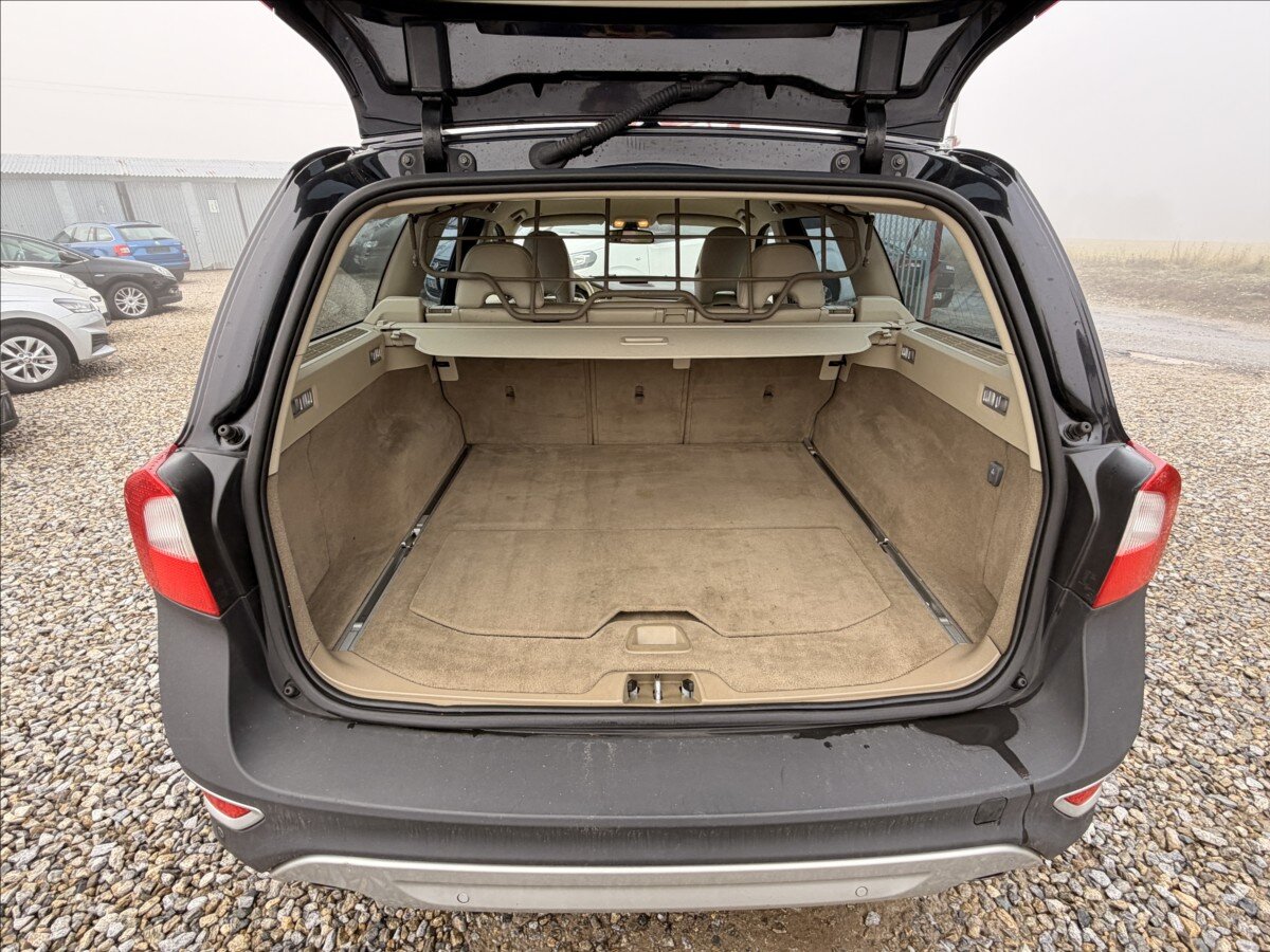 Volvo XC70 Kombi 2,4 l 151 kw