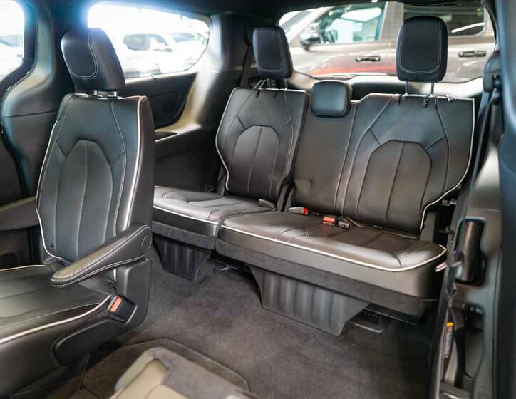 Chrysler Pacifica 37