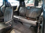 Chrysler Pacifica 37