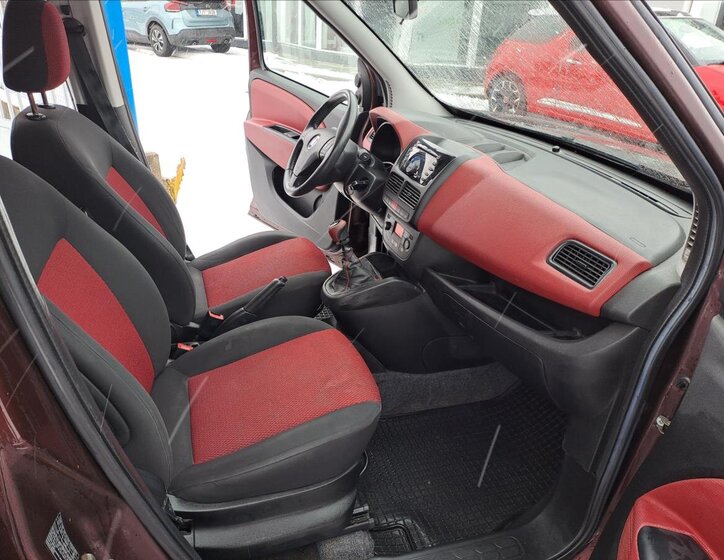 Fiat Dobló 8