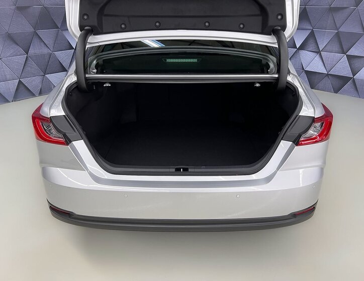 Toyota Camry Sedan / Limuzína 2,5 l 169 kw