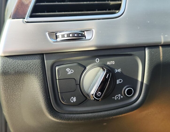 Audi A8 Sedan / Limuzína 3,0 l 190 kw