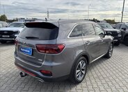 KIA Sorento 5
