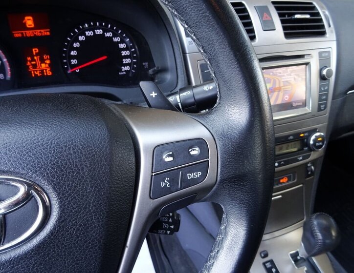 Toyota Avensis Sedan / Limuzína 2,0 l 112 kw