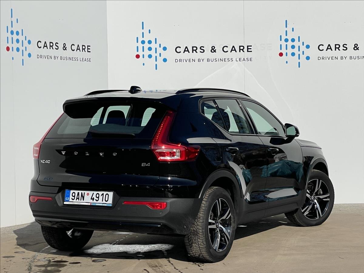 Volvo XC40 SUV / Terénní 2,0 l 145 kw